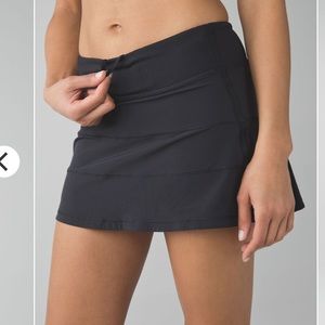 Lululemon size 4 tall pace rival skirt ii